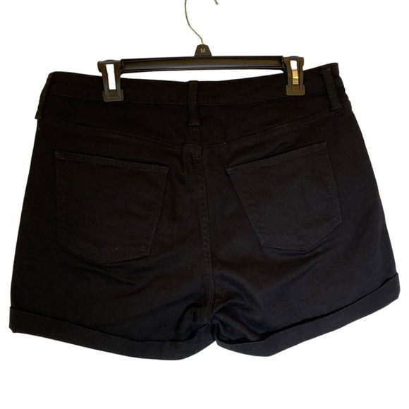 Universal Thread Women's size 12 Black High-Waisted mid rise Jean Shorts - Picture 3 of 6